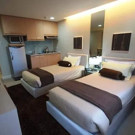 Bsa Twin Towers Aparthotel Mandaluyong Exterior photo