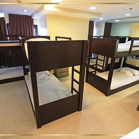 Bsa Twin Towers Aparthotel Mandaluyong Exterior photo