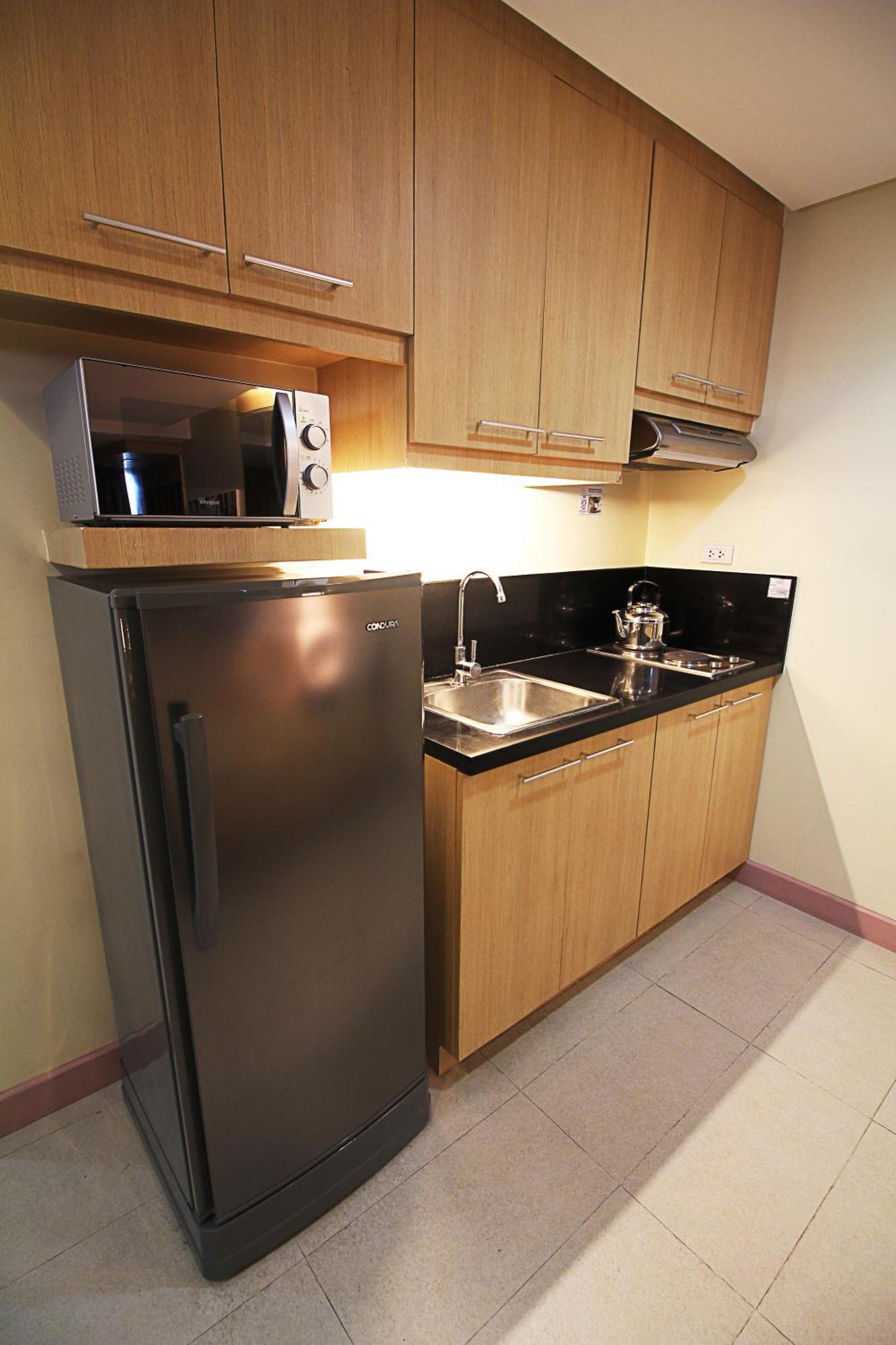 Bsa Twin Towers Aparthotel 4*