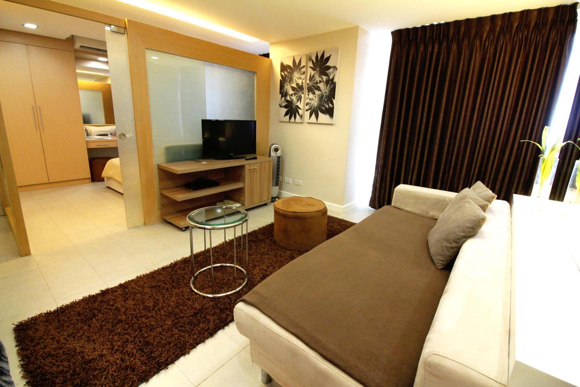 Bsa Twin Towers Aparthotel 4*